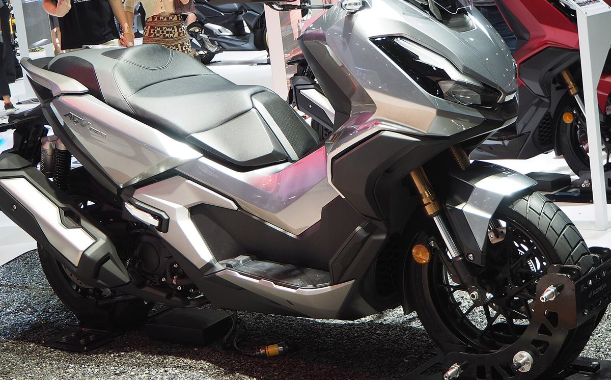 Bodrum moto kurye hizmetinde kullanılan Honda ADV350 motosikleti